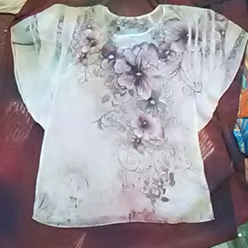 Shear chiffon floral top with rhinestone
